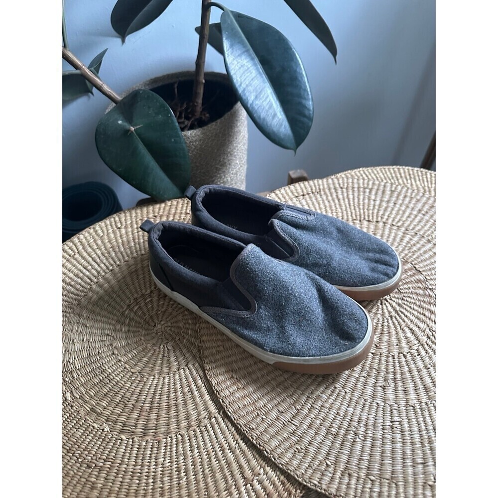 Old Navy women’s size 5 gray slip on shoes